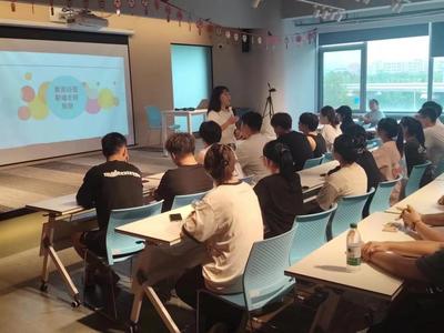 篤行逐夢不負韶華——信息科學與技術(shù)學院21級計算機科學與技術(shù)（服務(wù)外包）專業(yè)實訓(xùn)開班